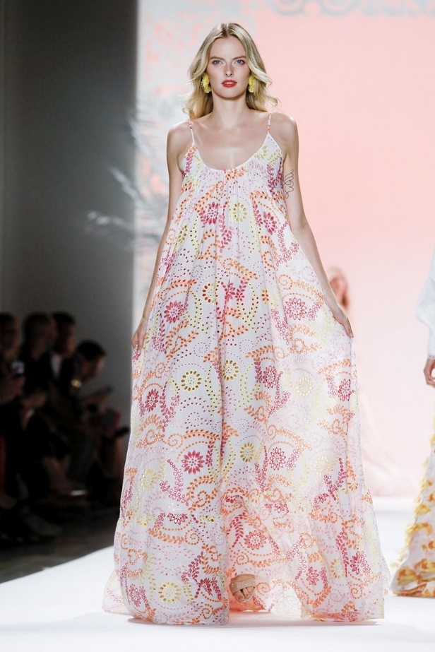 اسبوع الموضة في نيويورك 2019 عرض مجموعة  badgley mischka ربيع وصيف 2020