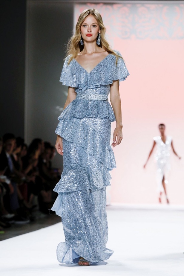 اسبوع الموضة في نيويورك 2019 عرض مجموعة  badgley mischka ربيع وصيف 2020