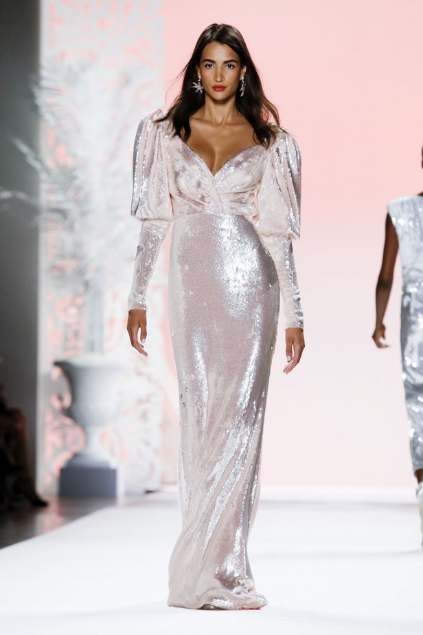 اسبوع الموضة في نيويورك 2019 عرض مجموعة  badgley mischka ربيع وصيف 2020
