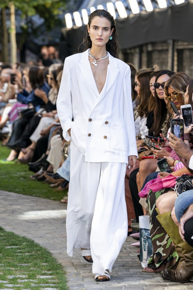 اسبوع الموضة في لندن 2019 عرض أزياء رولان موريه ربيع وصيف 2020