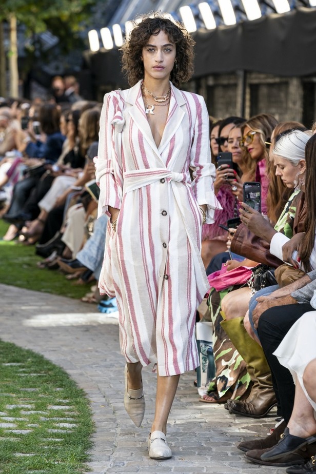 اسبوع الموضة في لندن 2019 عرض أزياء رولان موريه ربيع وصيف 2020