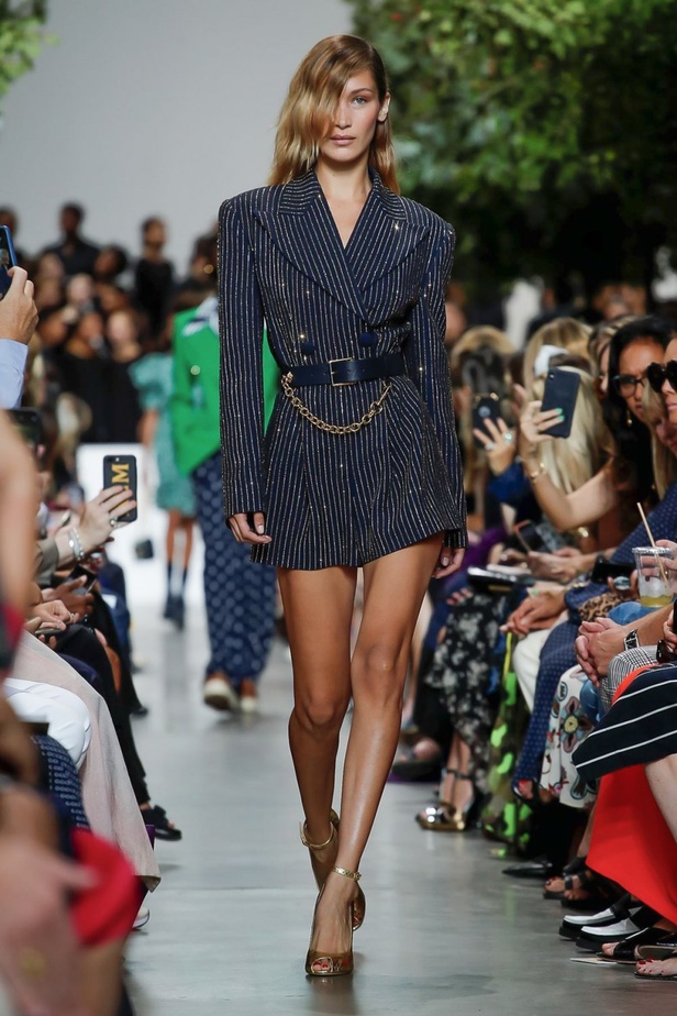 أسبوع الموضة في نيويورك 2019 .. عرض أحدث موديلات شنط Michael Kors