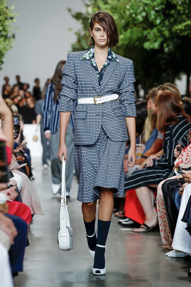 أسبوع الموضة في نيويورك 2019 .. عرض أحدث موديلات شنط Michael Kors