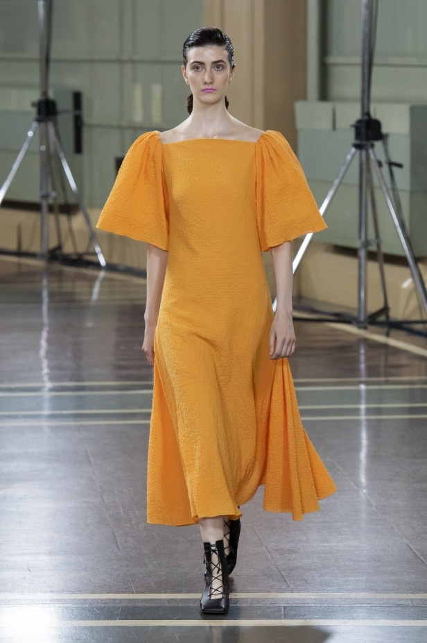 اسبوع الموضة في لندن 2019 مجموعة إميليا ويكستيد للملابس الجاهزة موضة ربيع وصيف 2020