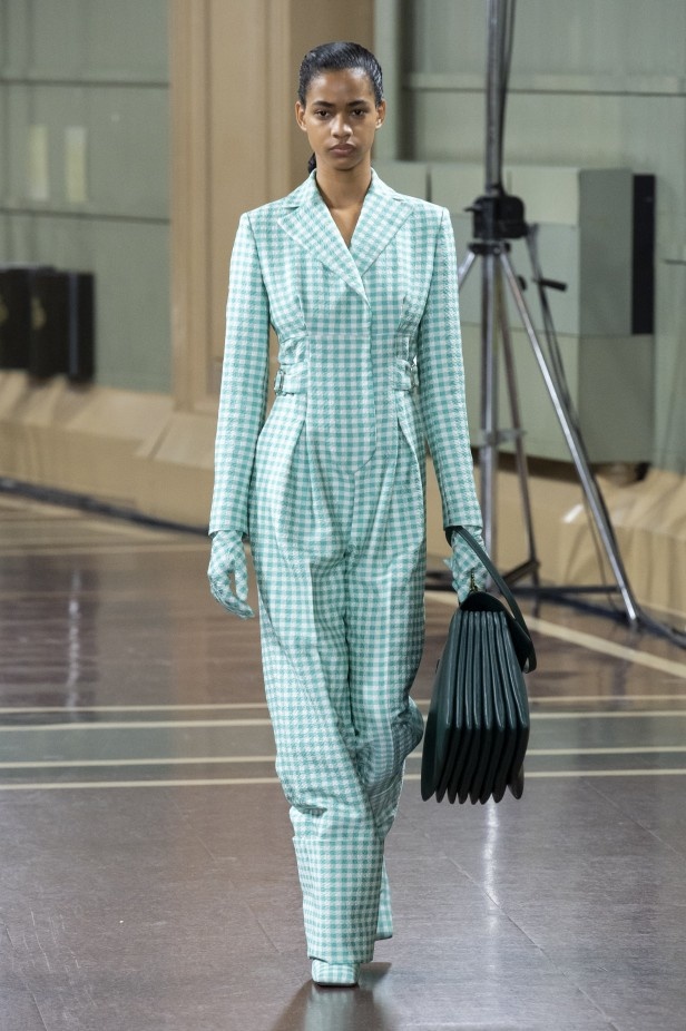 اسبوع الموضة في لندن 2019 مجموعة إميليا ويكستيد للملابس الجاهزة موضة ربيع وصيف 2020