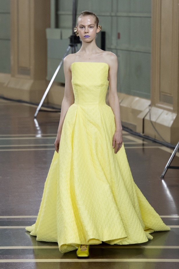 اسبوع الموضة في لندن 2019 مجموعة إميليا ويكستيد للملابس الجاهزة موضة ربيع وصيف 2020