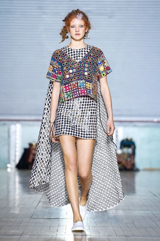 اسبوع الموضة في لندن 2019 مجموعة ASHISH لربيع وصيف 2020