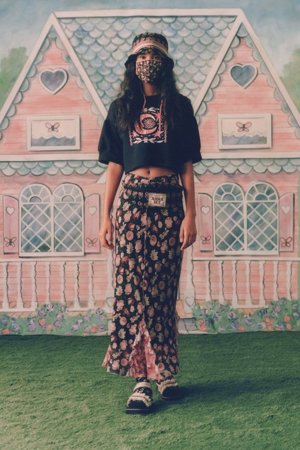 عرض ازياء Anna Sui لموسم ربيع وصيف 2021