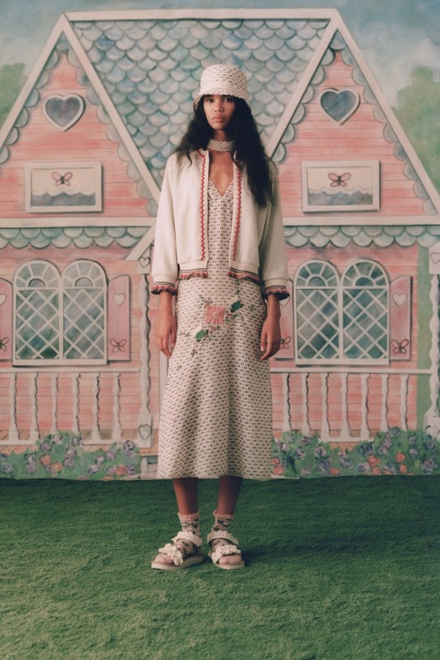 عرض ازياء Anna Sui لموسم ربيع وصيف 2021