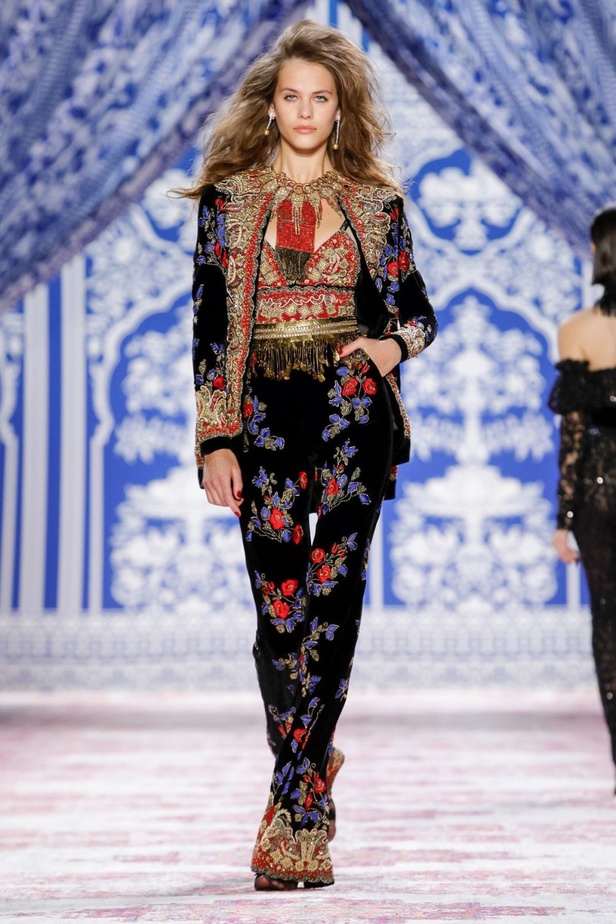 عرض أزياء نعيم خان لخريف وشتاء 2019‏