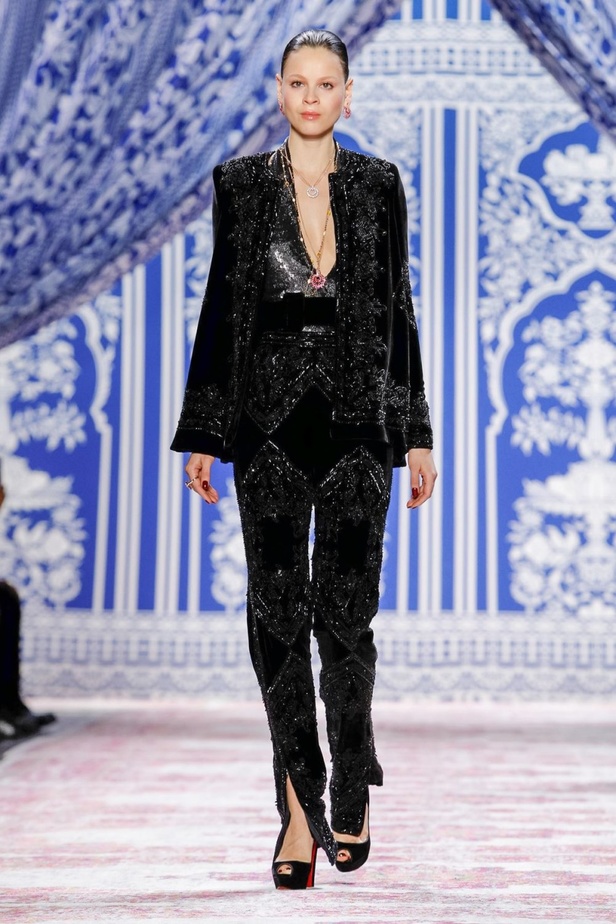 عرض أزياء نعيم خان لخريف وشتاء 2019‏