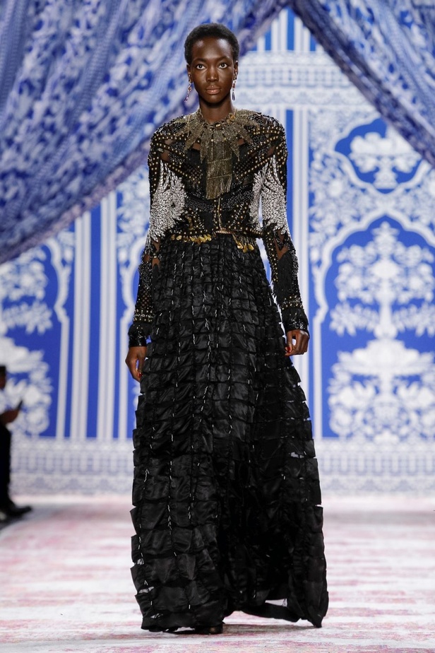 عرض أزياء نعيم خان لخريف وشتاء 2019‏