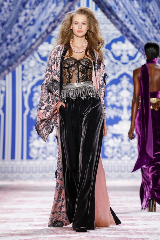 عرض أزياء نعيم خان لخريف وشتاء 2019‏