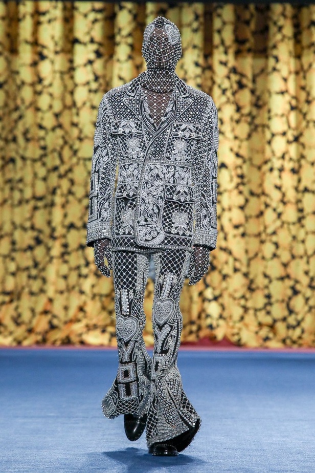 عرض أزياء Richard Quinn لخريف وشتاء 2020-2021