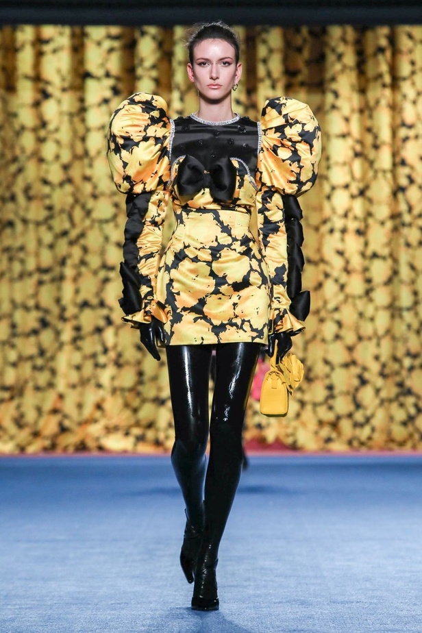 عرض أزياء Richard Quinn لخريف وشتاء 2020-2021