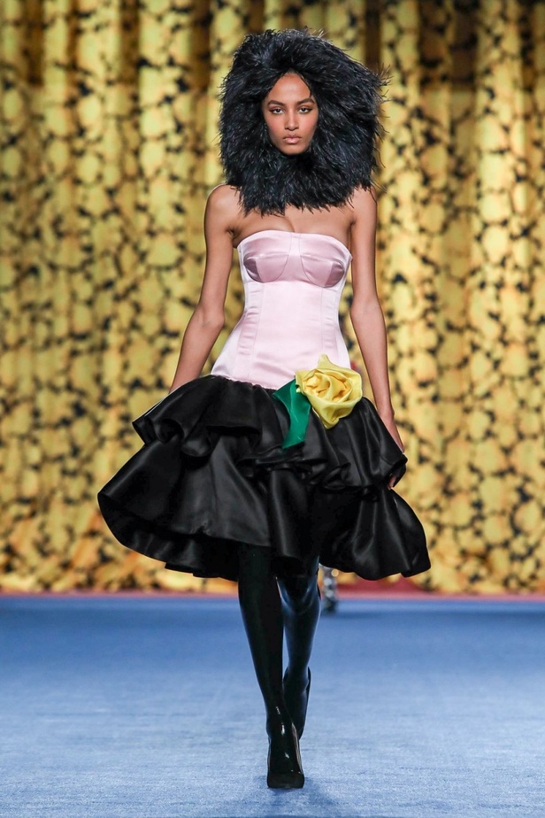 عرض أزياء Richard Quinn لخريف وشتاء 2020-2021