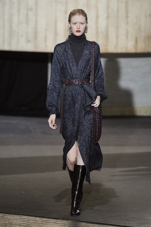 مجموعة الالبسة الجاهزة من Roland Mouret لخريف وشتاء 2020-2021