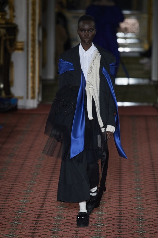 مجموعة الالبسة الفاخرة من SIMONE ROCHA لخريف وشتاء 2020-2021