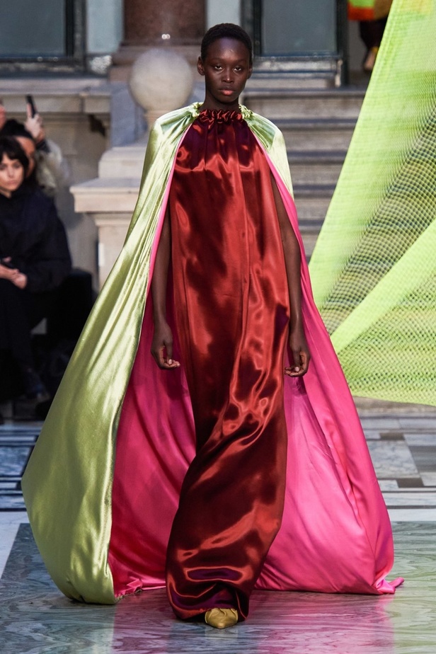 ازياء ROKSANDA لخريف وشتاء 2020-2021 خلال اسبوع الموضة في لندن   