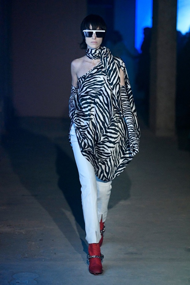 عرض ازياء MAISON MARGIELA لخريف وشتاء 2020-2021 من لندن 