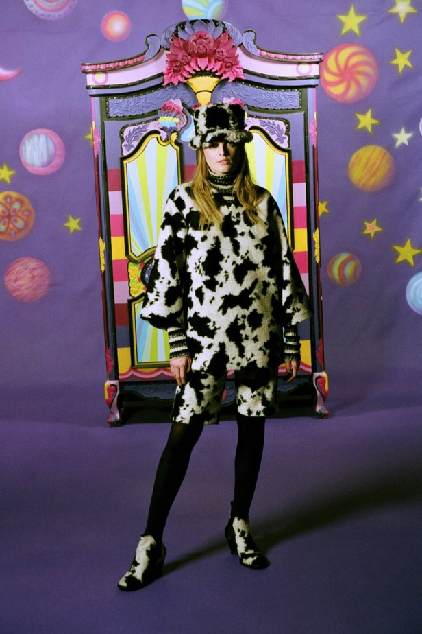 عرض ازياء مجموعة Anna Sui لصيحات موسم خريف وشتاء 2021