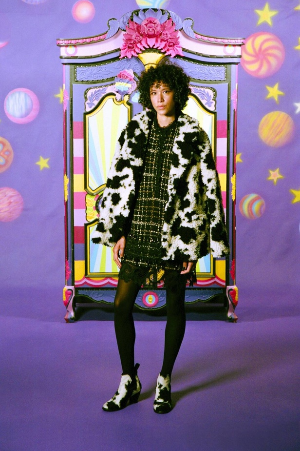 عرض ازياء مجموعة Anna Sui لصيحات موسم خريف وشتاء 2021