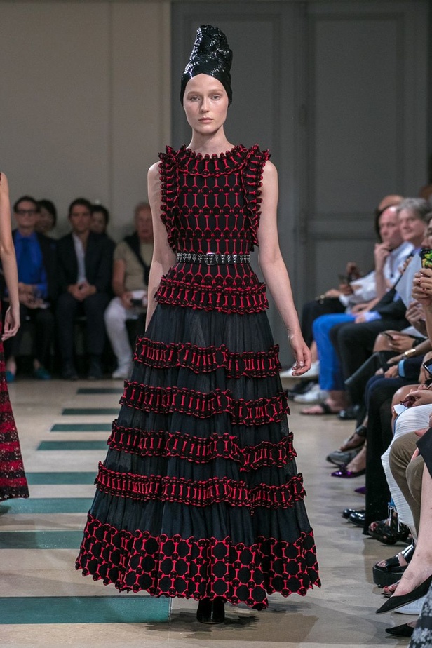 مجموعة ازياء المصمم التونسي عز الدين علية لموسم خريف 2017