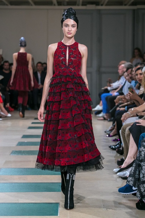 مجموعة ازياء المصمم التونسي عز الدين علية لموسم خريف 2017