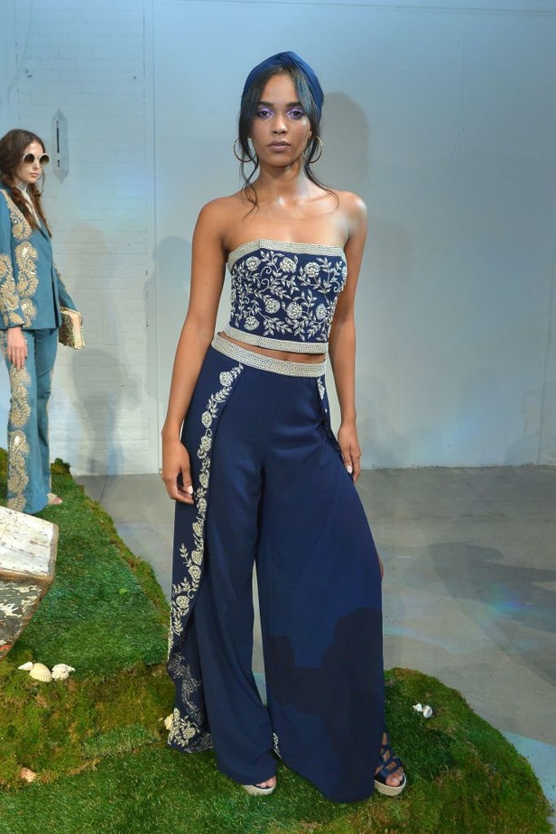 مجموعة Alice & Olivia لموسمي ربيع وصيف ٢٠١٧