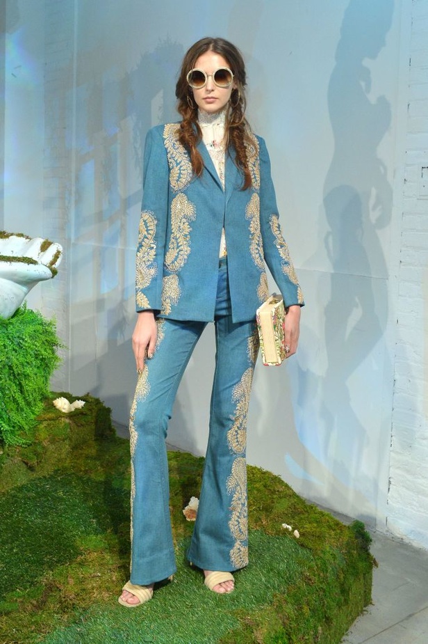 مجموعة Alice & Olivia لموسمي ربيع وصيف ٢٠١٧