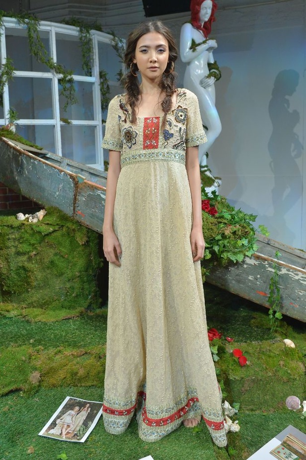 مجموعة Alice & Olivia لموسمي ربيع وصيف ٢٠١٧