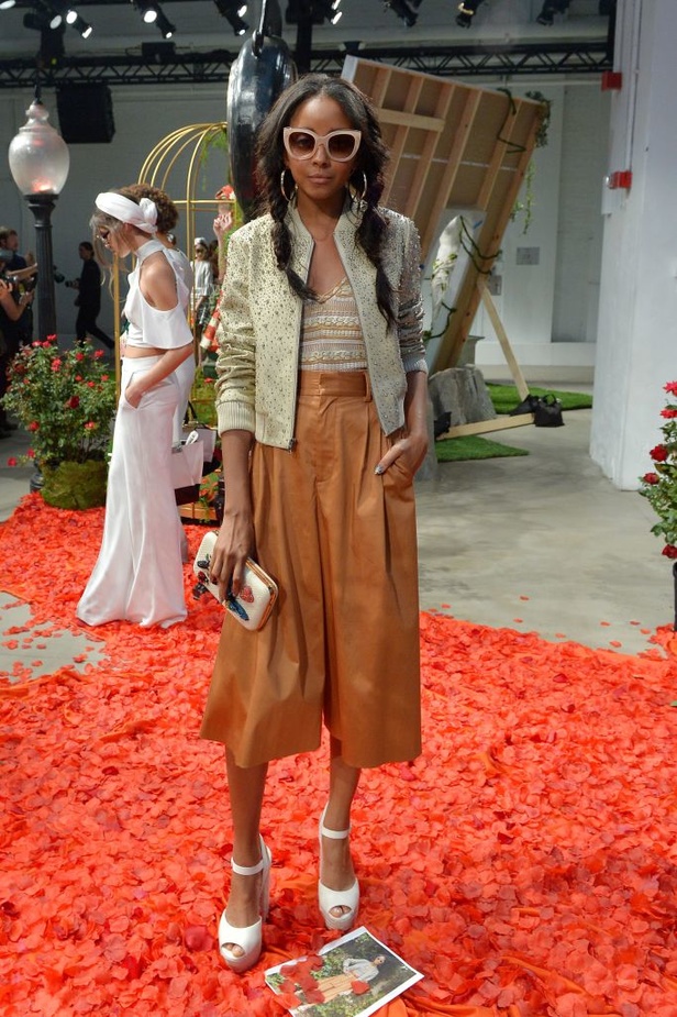 مجموعة Alice & Olivia لموسمي ربيع وصيف ٢٠١٧