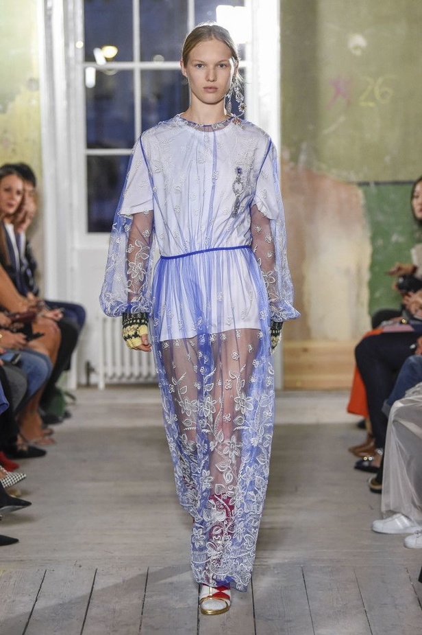 مجموعة Burberry لربيع وصيف 2018