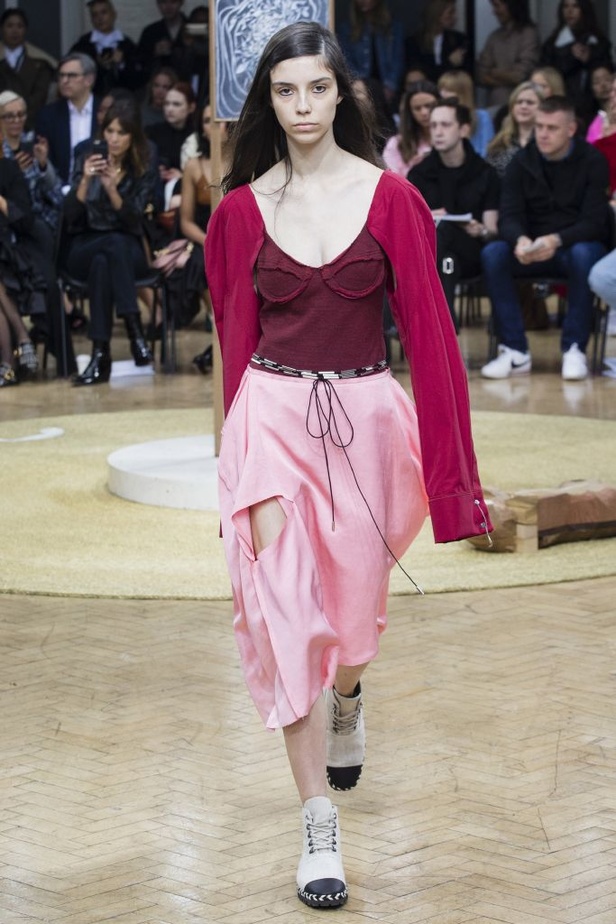 مجموعة جي.دبليو أندرسون لربيع و صيف 2018