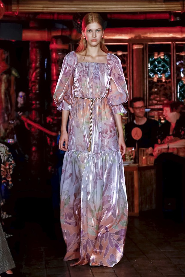 عرض أزياء Peter Pilotto لربيع وصيف ٢٠١٩ !