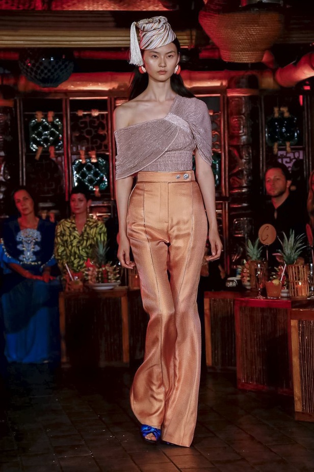 عرض أزياء Peter Pilotto لربيع وصيف ٢٠١٩ !