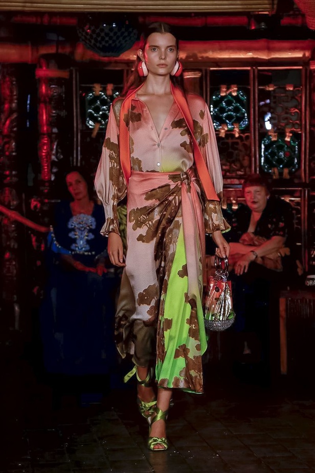 عرض أزياء Peter Pilotto لربيع وصيف ٢٠١٩ !