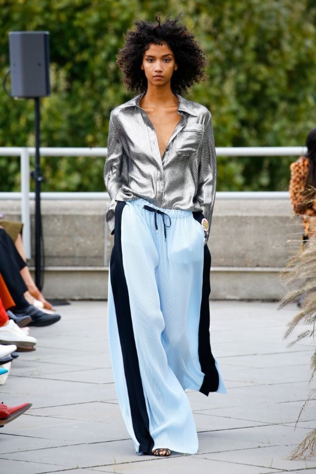 عرض أزياء Roland Mouret لربيع وصيف ٢٠١٩ !