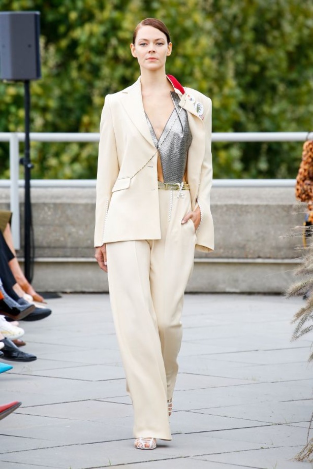 عرض أزياء Roland Mouret لربيع وصيف ٢٠١٩ !