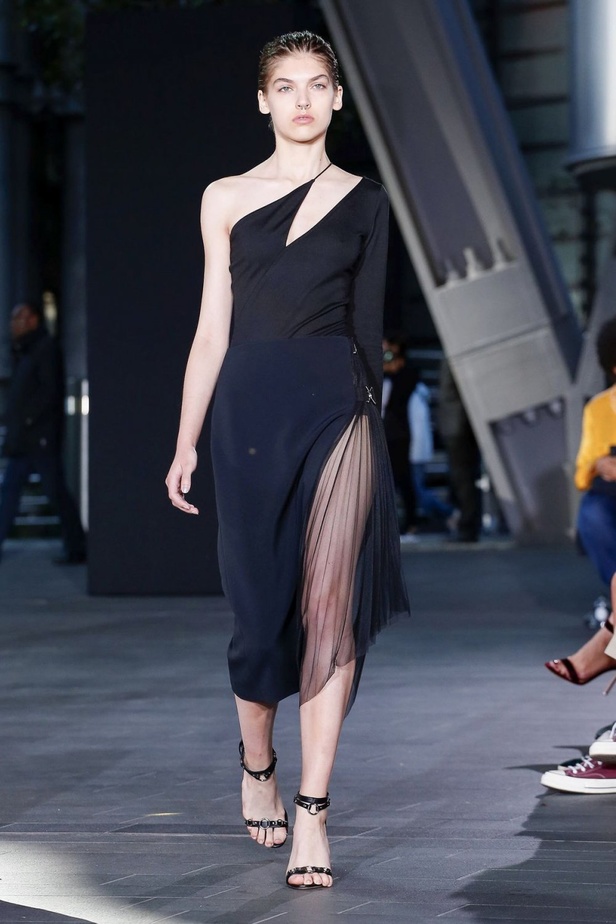 اسبوع الموضة في لندن 2019   مجموعة أزياء ديفيد كوما الجاهزة لربيع وصيف 2020