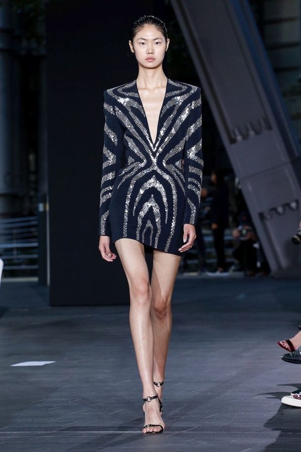 اسبوع الموضة في لندن 2019   مجموعة أزياء ديفيد كوما الجاهزة لربيع وصيف 2020