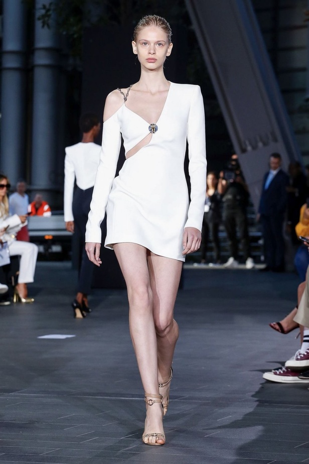 اسبوع الموضة في لندن 2019   مجموعة أزياء ديفيد كوما الجاهزة لربيع وصيف 2020