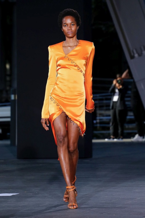 اسبوع الموضة في لندن 2019   مجموعة أزياء ديفيد كوما الجاهزة لربيع وصيف 2020