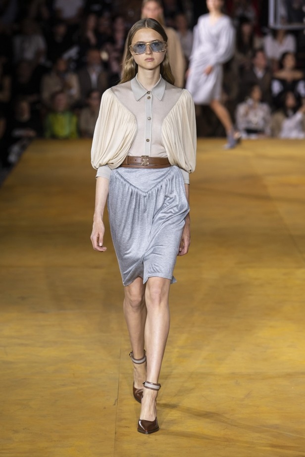 اسبوع الموضة في لندن 2019 عرض أزياء BURBERRY لربيع وصيف 2020