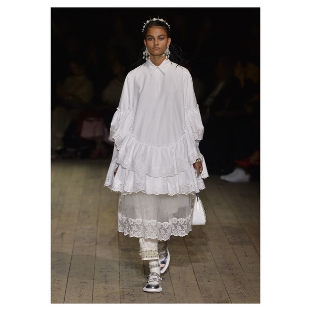 عرض مجموعة Simone Rocha ربيع وصيف 2019