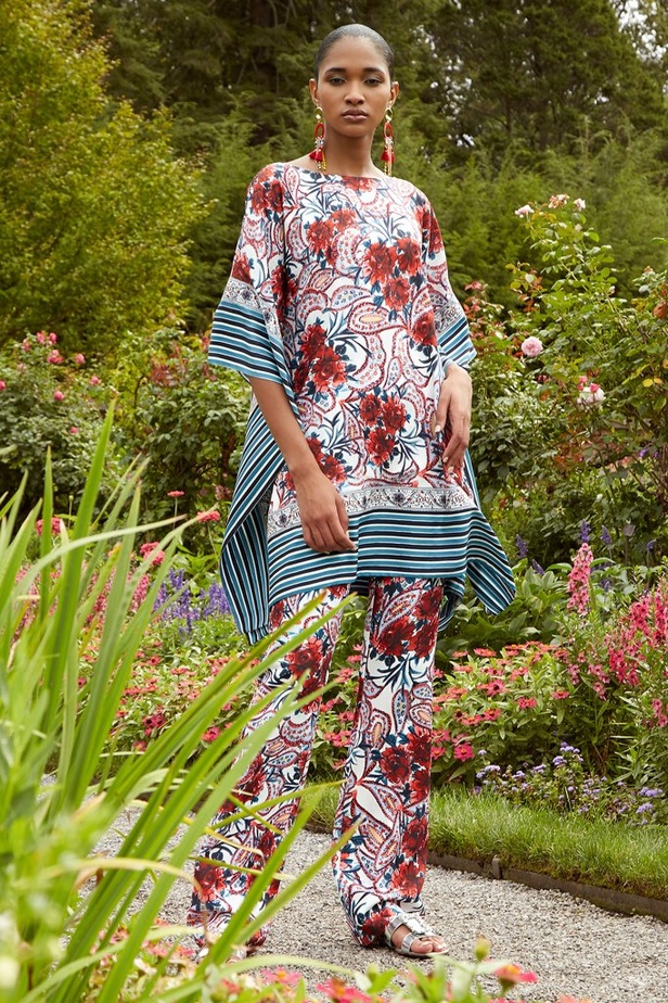 عرض ازياء badgley mischka في نيويورك لموسم ربيع وصيف 2021