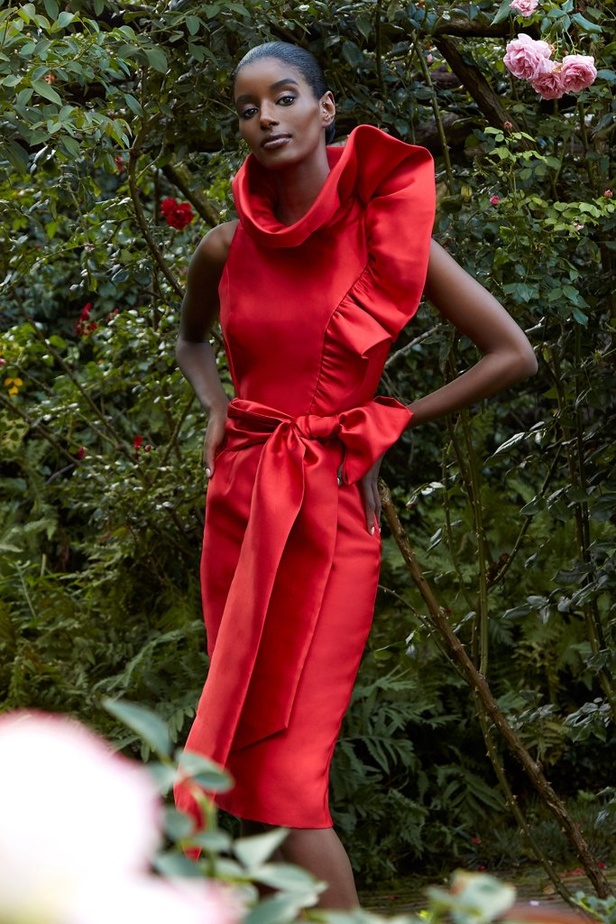 عرض ازياء badgley mischka في نيويورك لموسم ربيع وصيف 2021