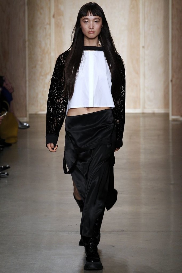 عرض ازياء "دي كاي أن واي" خريف وشتاء 2016-2017