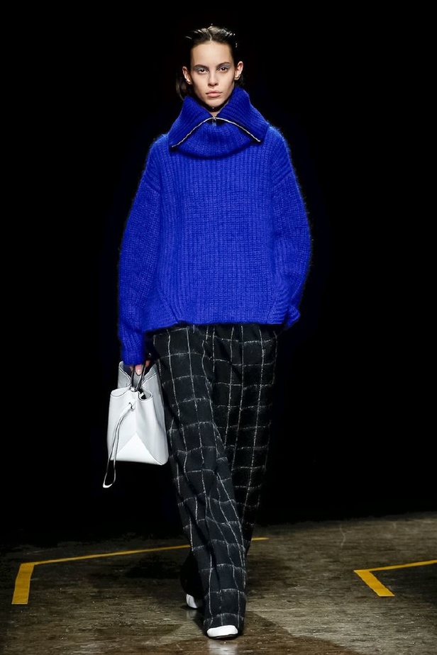 عرض أزياء بوس لموسم خريف وشتاء 2018‏