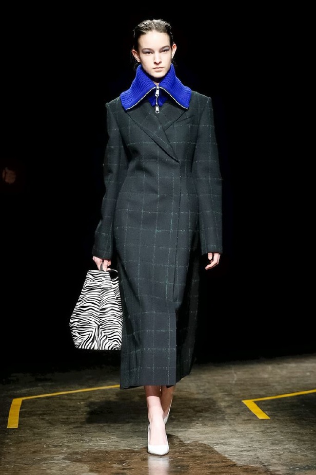 عرض أزياء بوس لموسم خريف وشتاء 2018‏